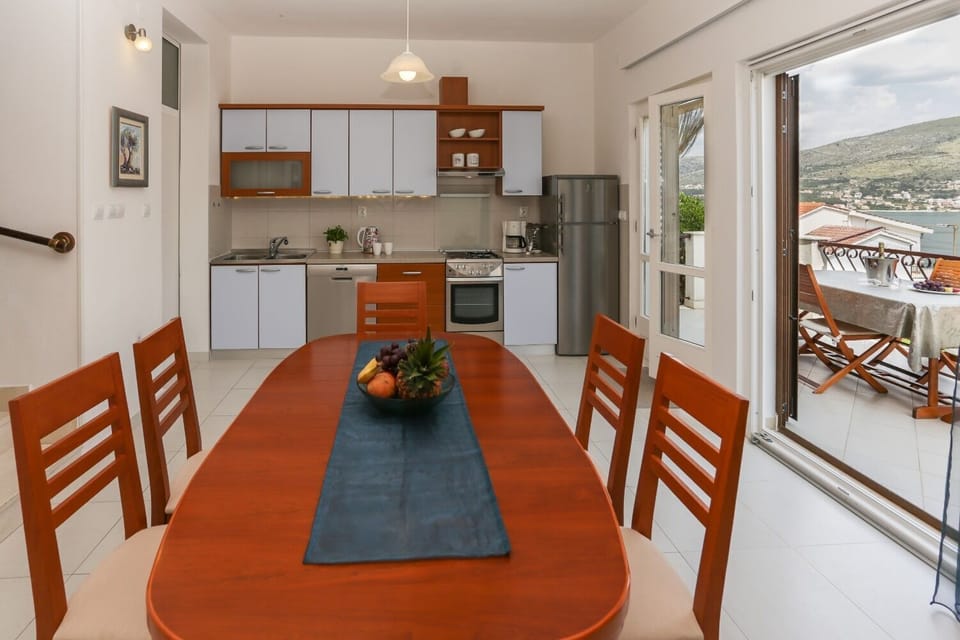 House | Dining