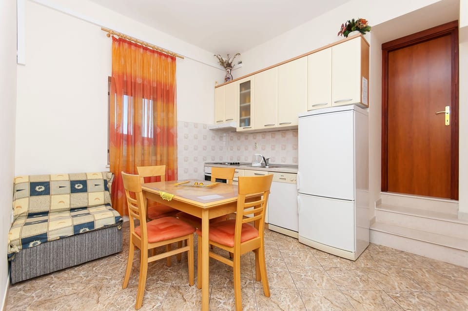 Apartment (A2) | Private kitchen | Fridge, oven, stovetop, dishwasher