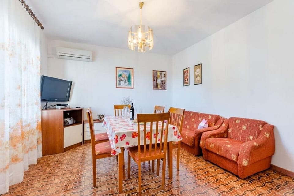 Apartment (A2) | Living room