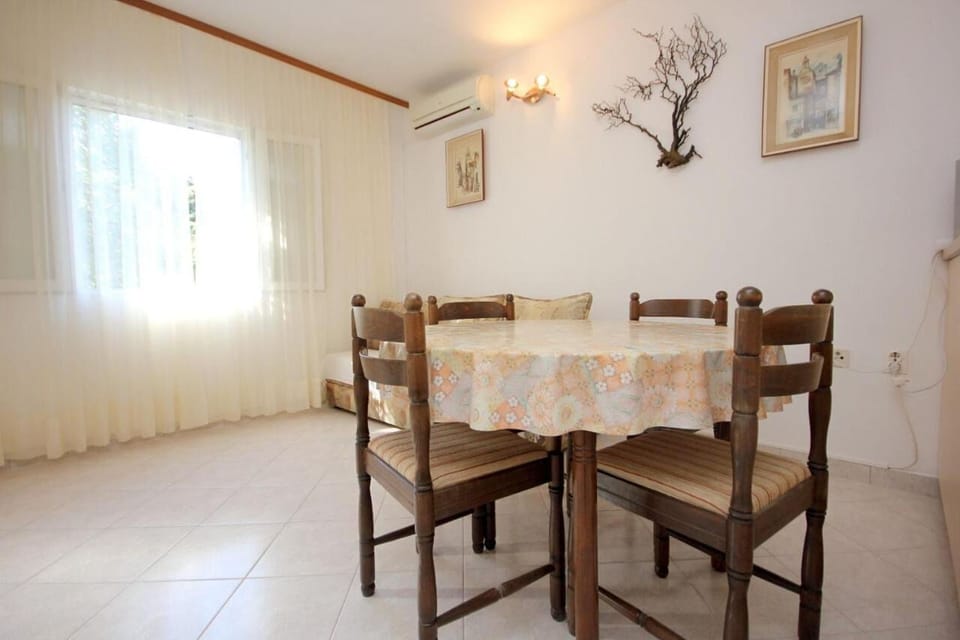House | Dining
