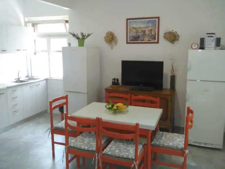 House | Dining