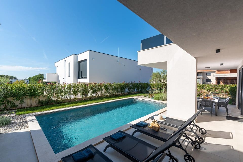 Holiday Home Swimming Pool