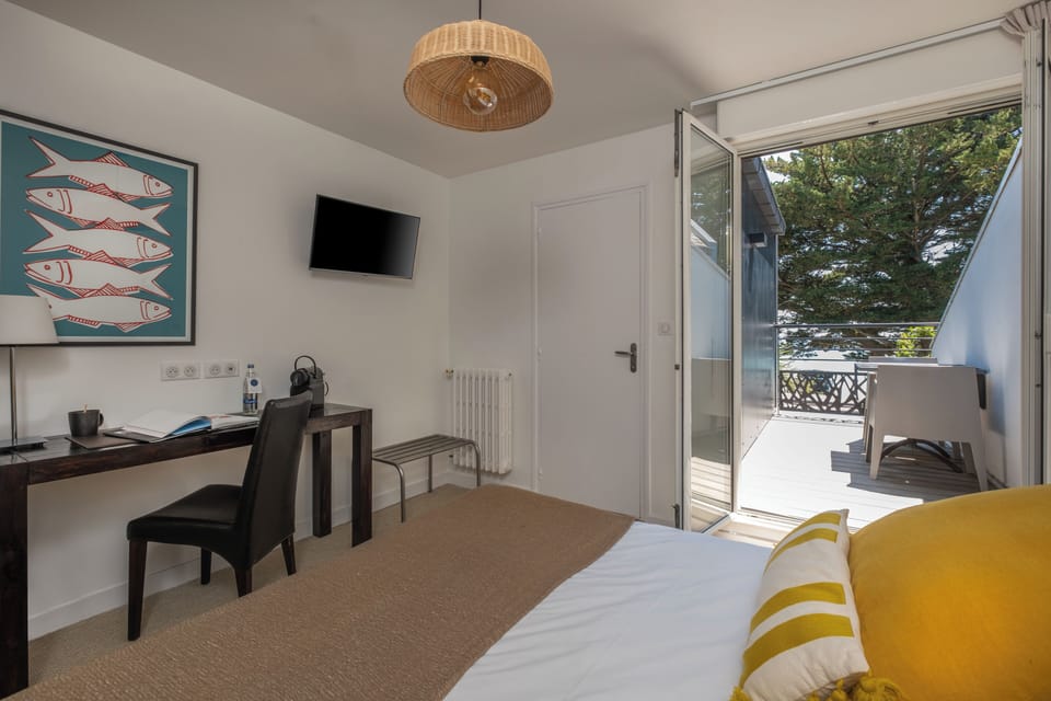 Double Room, Balcony, Sea View | In-room safe, free WiFi, wheelchair access