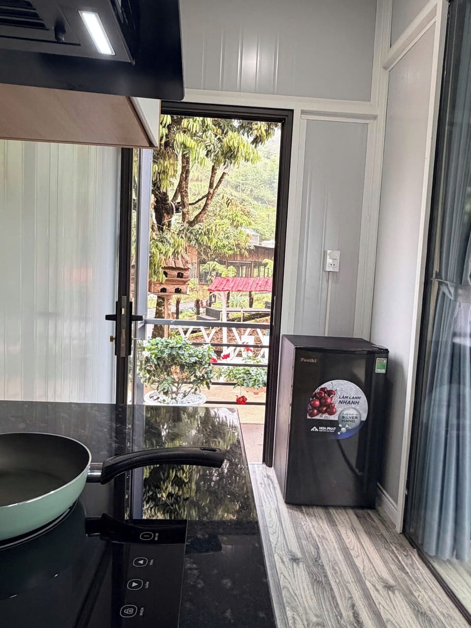 Family Quadruple Room, Garden View | Private kitchen
