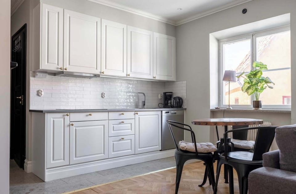 Lovely and spacious which is fully quipped with all essentials. 