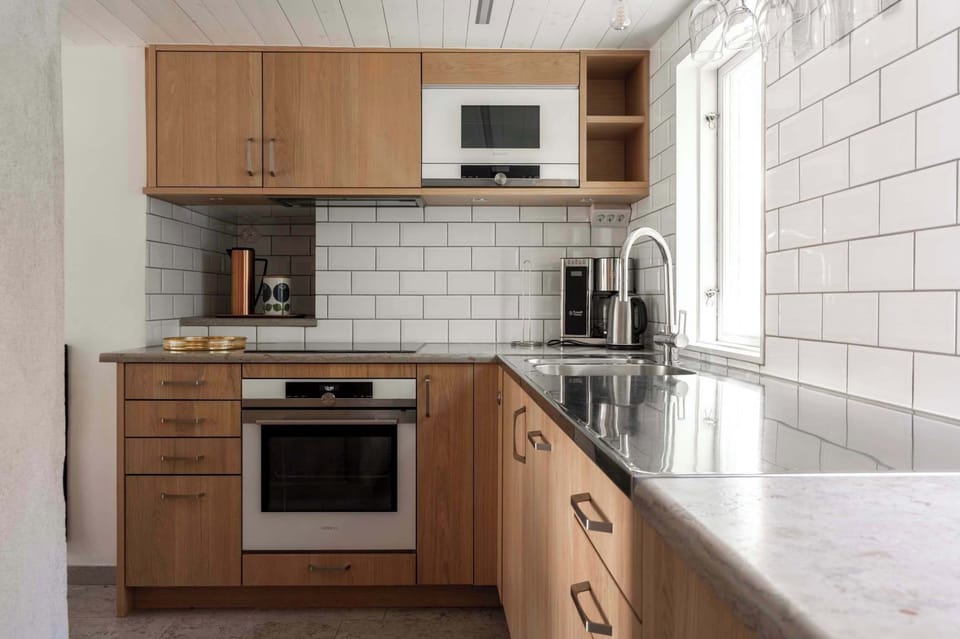 Beautiful kitchen with all the tools you need to prepare a delicious food.