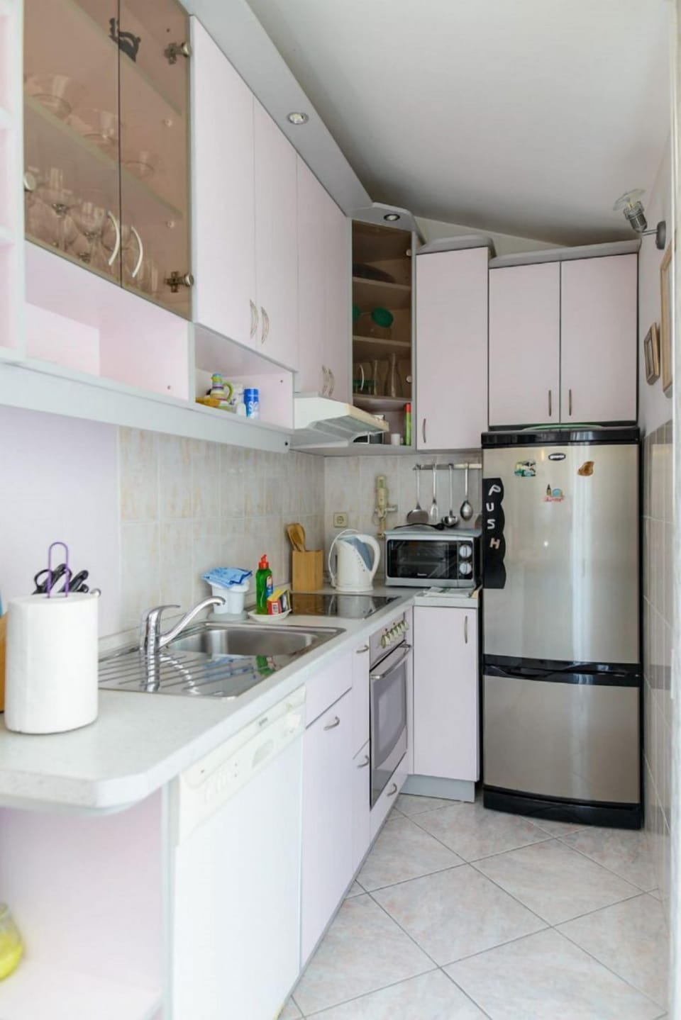 Apartment (A1) | Private kitchen | Fridge, microwave, oven, stovetop
