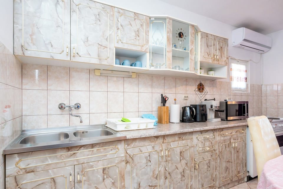 Apartment (A2) | Private kitchen | Espresso maker, fridge, microwave, oven