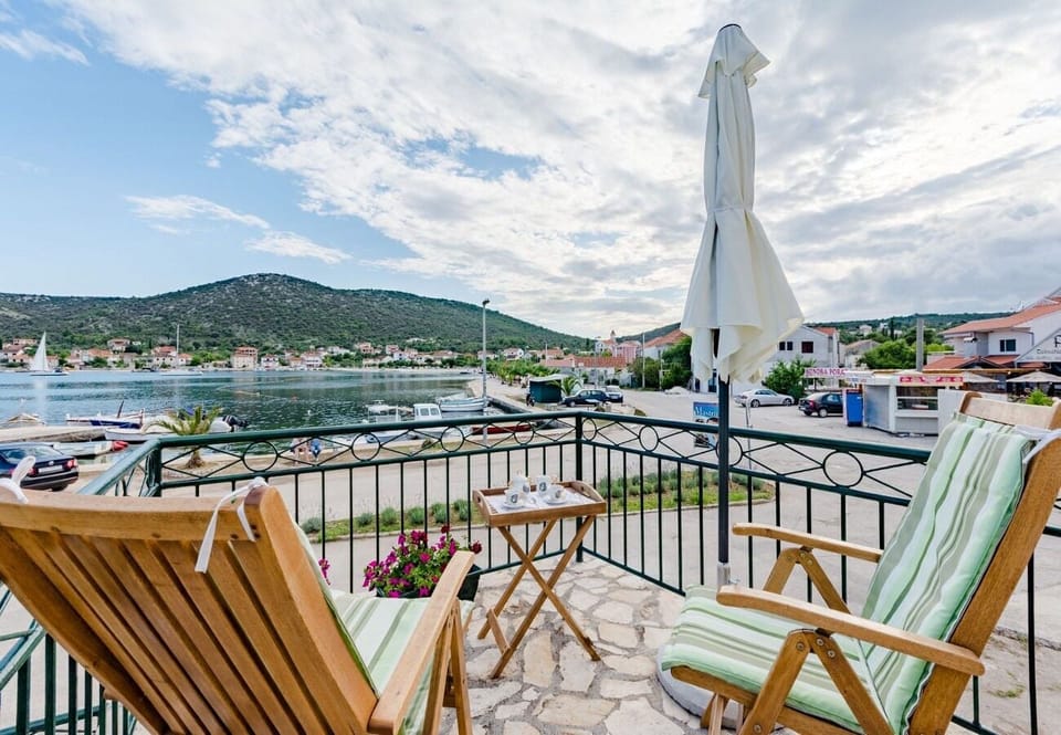 House | Terrace/patio