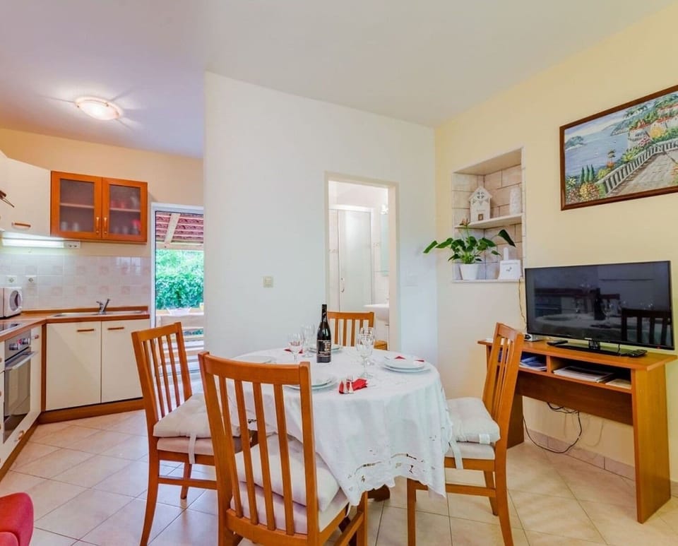 House | Dining