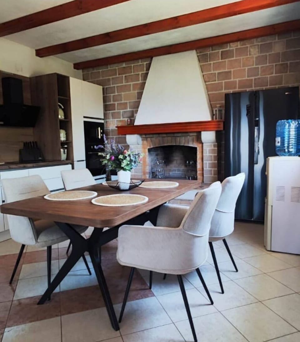 House | Dining