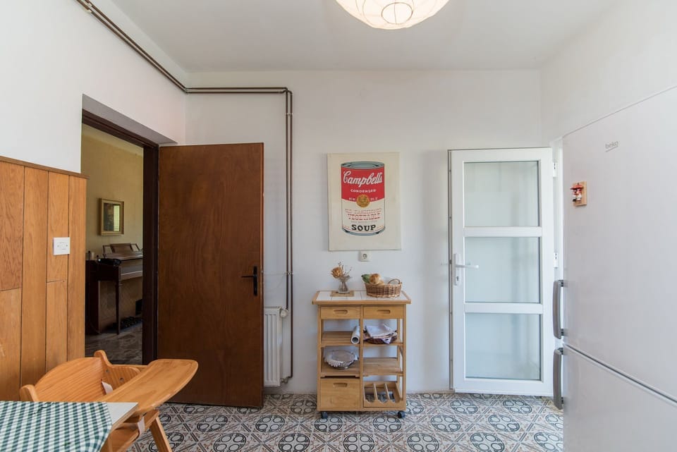 Apartment (A1) | Private kitchen | Espresso maker, fridge, oven, stovetop