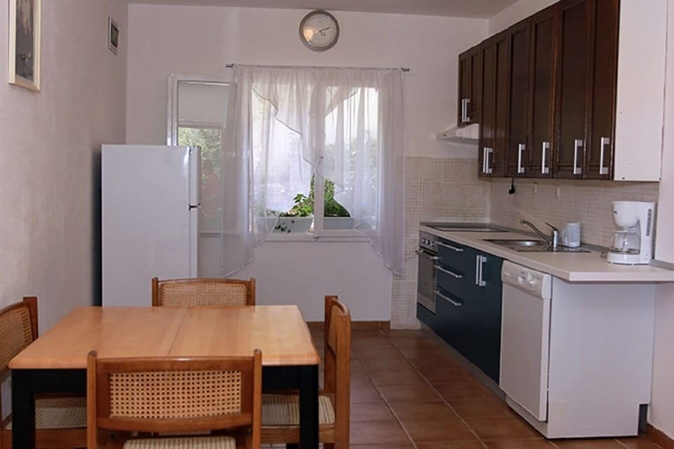 House | Private kitchen | Espresso maker, fridge, microwave, oven