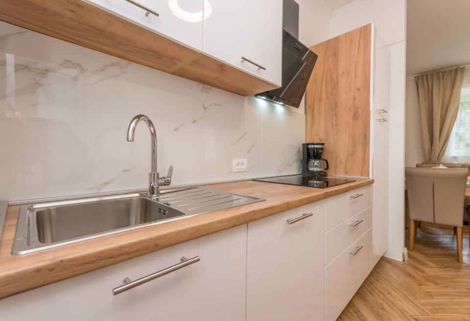 Apartment (A1) | Private kitchen | Fridge, stovetop, espresso maker, cookware/dishes/utensils