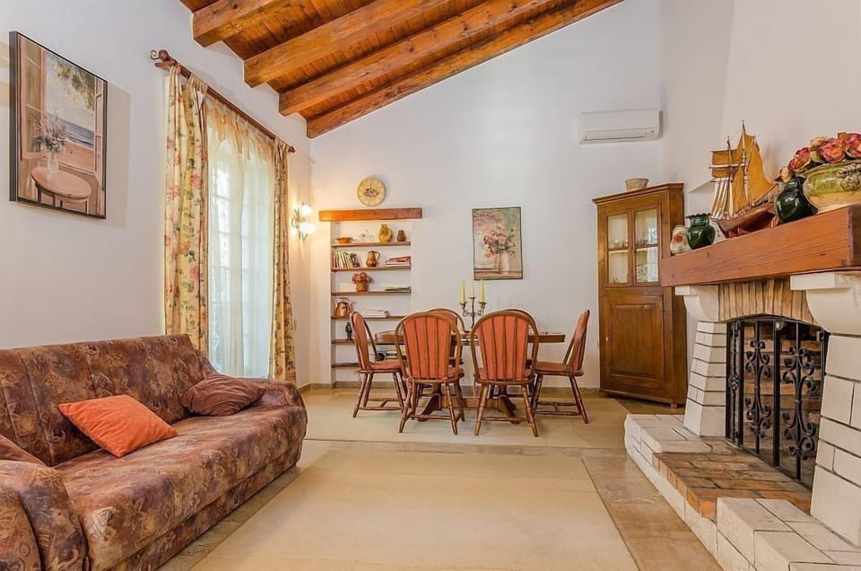 House | Living room