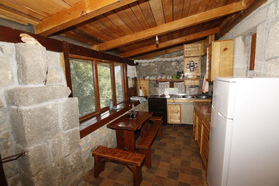 House | Private kitchen | Fridge, oven, stovetop, espresso maker