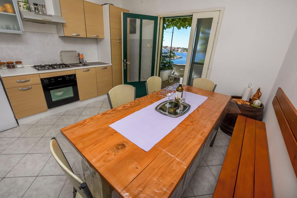 House | Dining