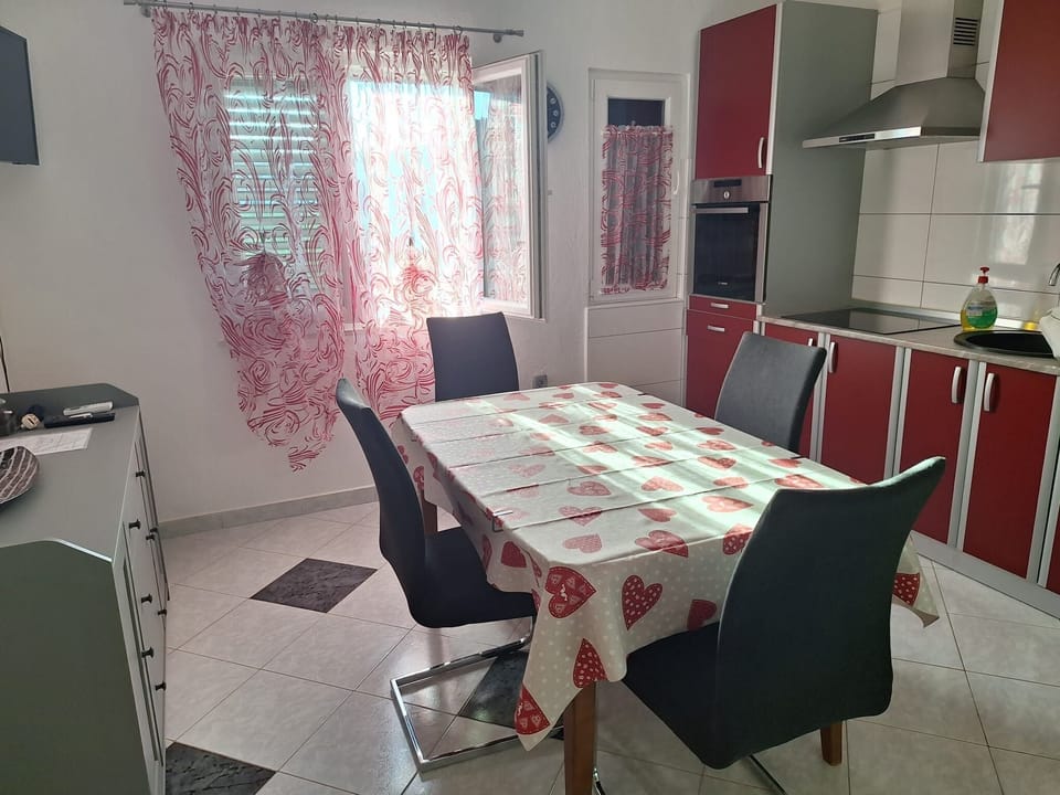 House | Dining
