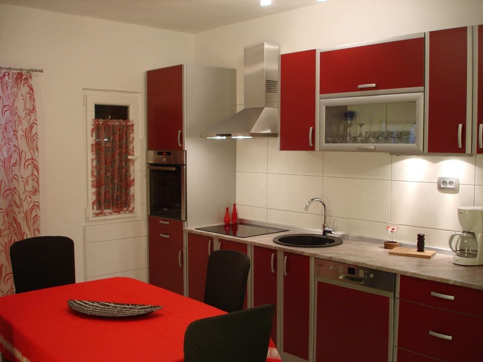 House | Private kitchen | Fridge, oven, stovetop, dishwasher
