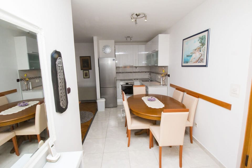 Apartment (A1) | Private kitchen | Fridge, oven, stovetop, dishwasher