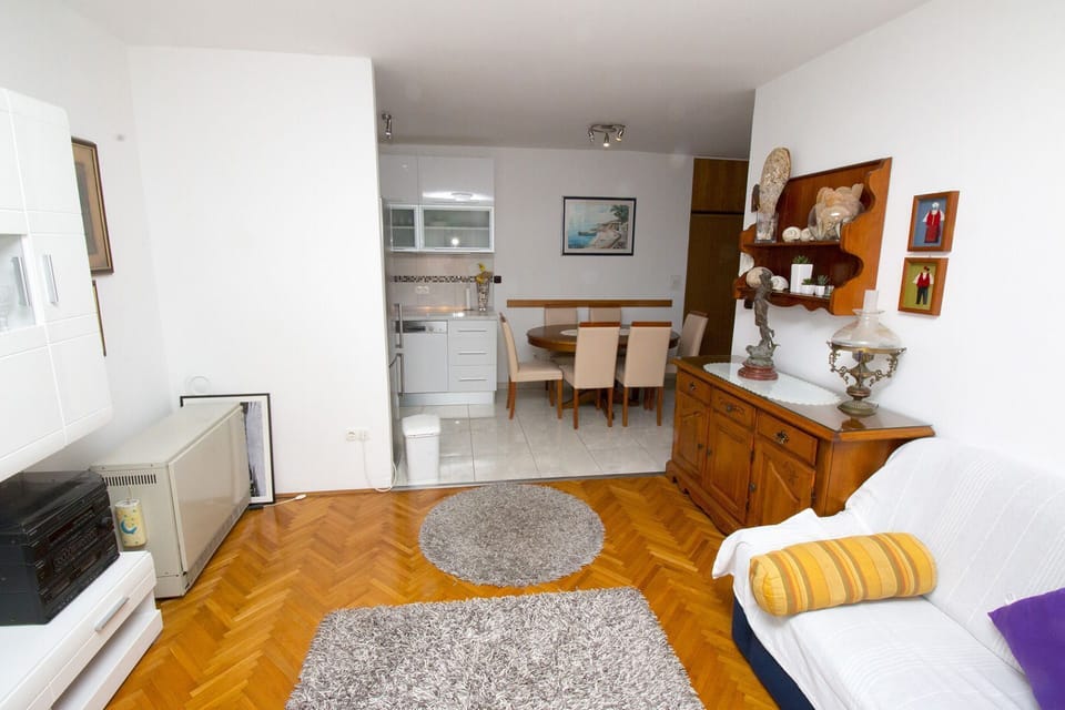 Apartment (A1) | Living room