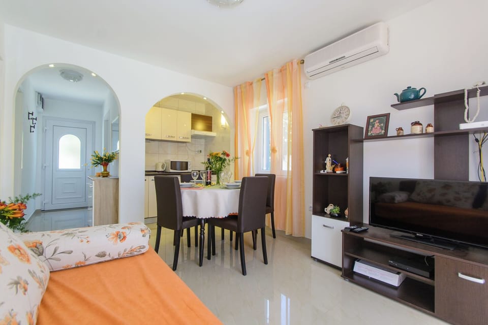 House | Private kitchen | Fridge, microwave, stovetop, espresso maker
