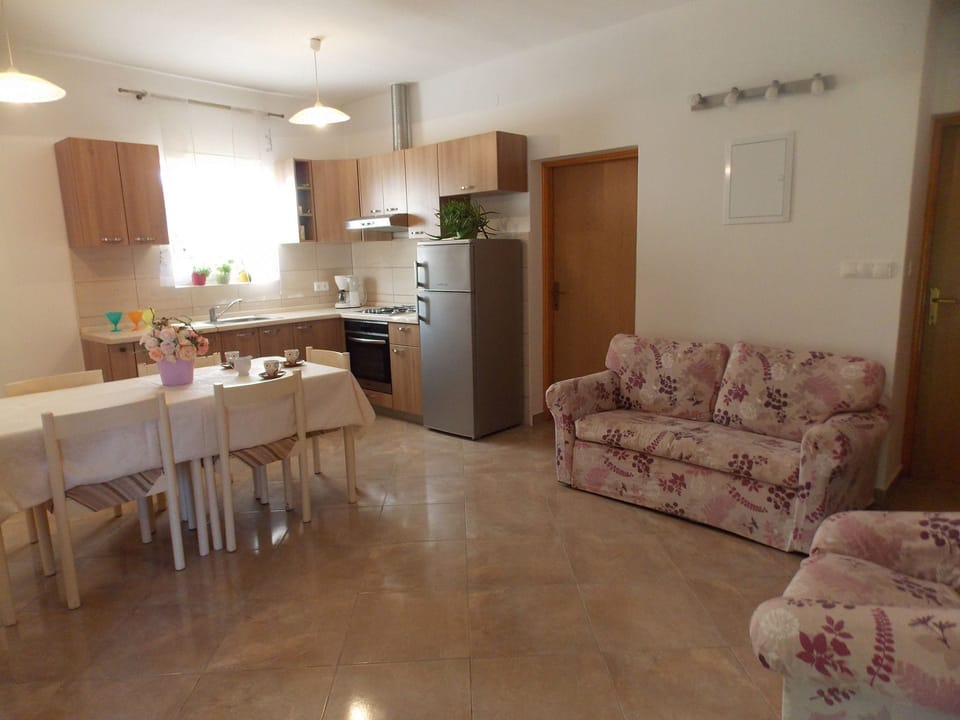 House | Private kitchen | Espresso maker, fridge, microwave, oven
