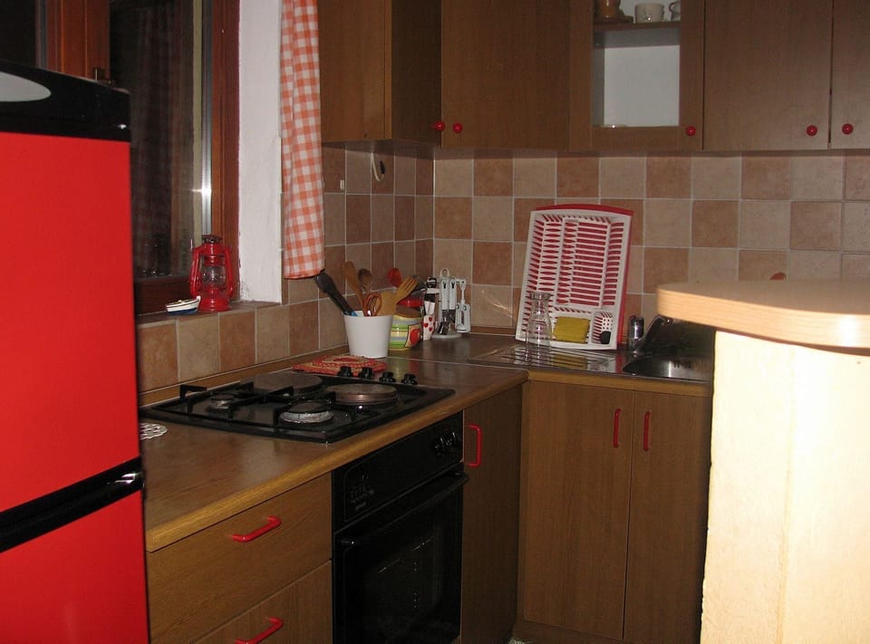 Apartment (A1) | Private kitchen | Fridge, oven, stovetop, espresso maker