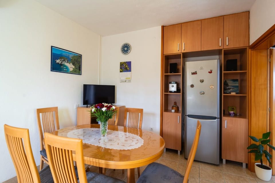 Apartment (A1) | Dining