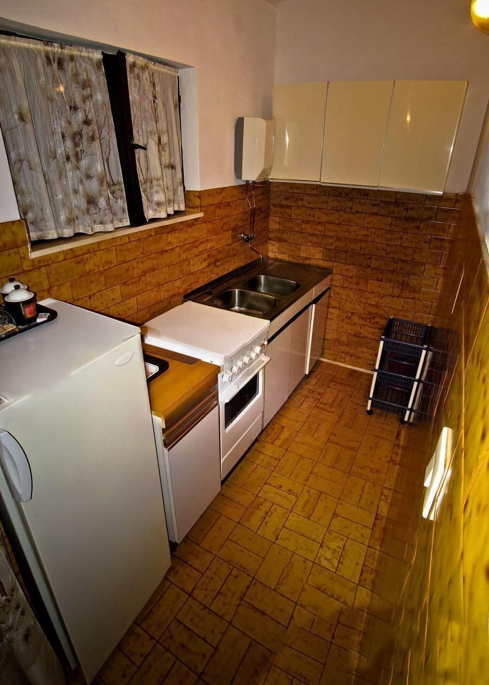 Apartment (A1) | Private kitchen | Fridge, oven, stovetop, espresso maker