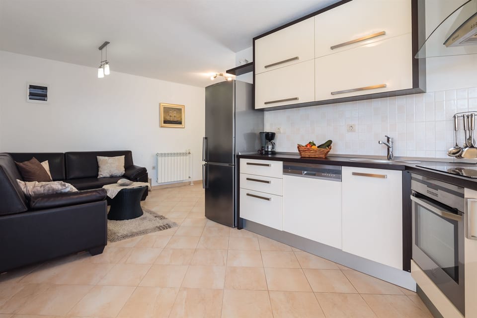 House | Private kitchen | Espresso maker, fridge, microwave, oven