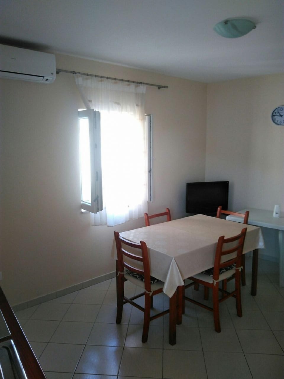 Apartment (A1) | Dining