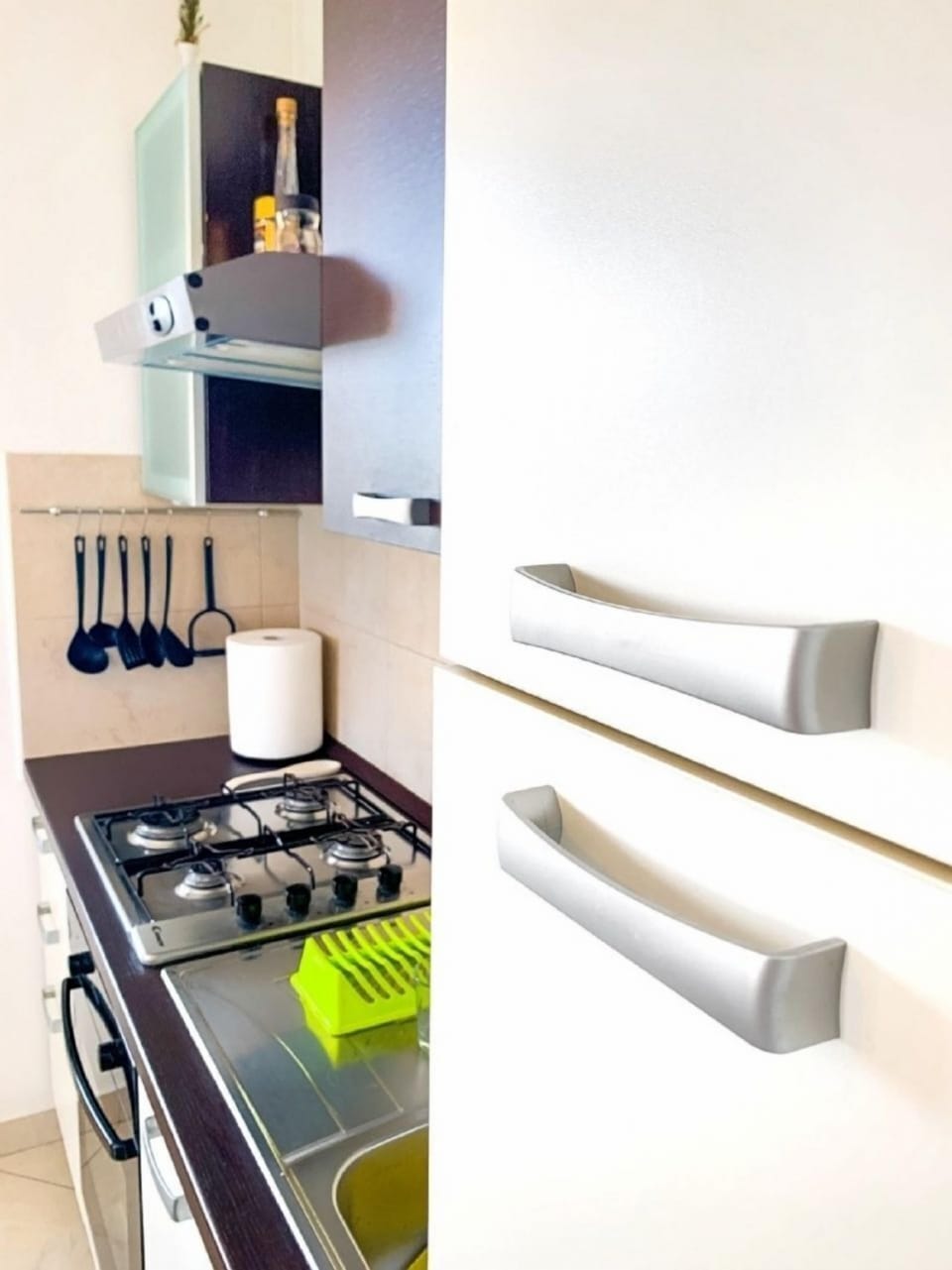 Apartment (A1) | Private kitchen | Fridge, oven, stovetop, electric kettle