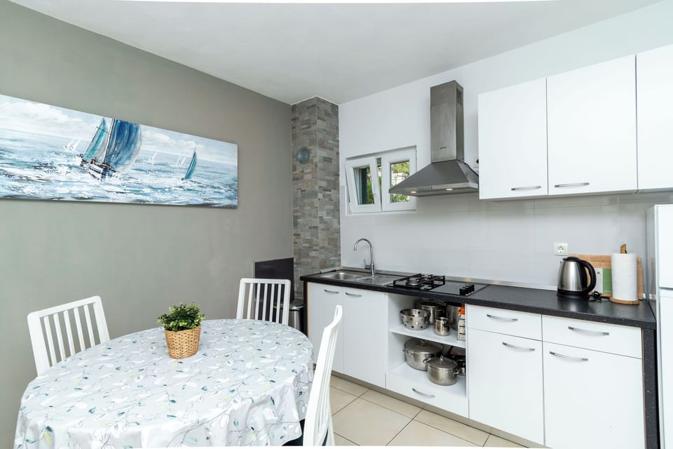 House | Private kitchen | Fridge, stovetop, cookware/dishes/utensils, freezer