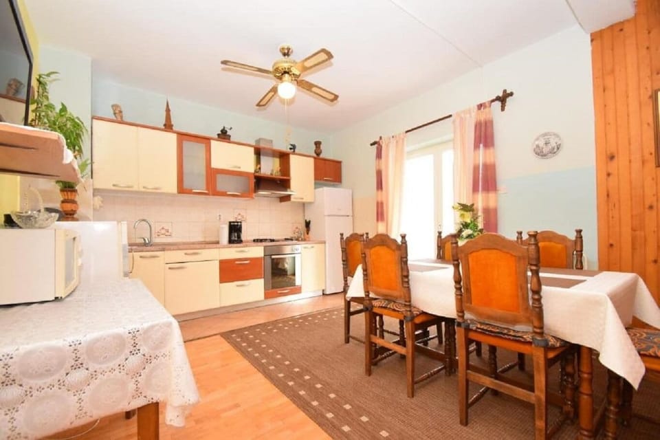 Apartment (A1) | Private kitchen | Espresso maker, fridge, microwave, oven