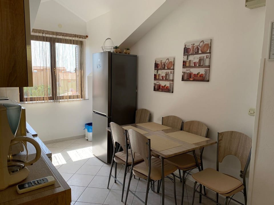 Apartment (A1) | Dining