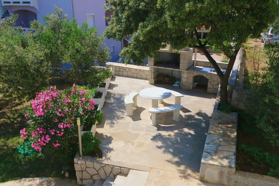 BBQ/picnic area
