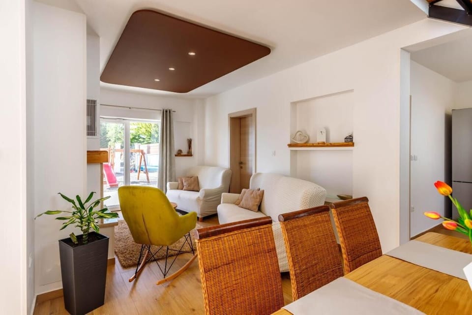 House | Dining