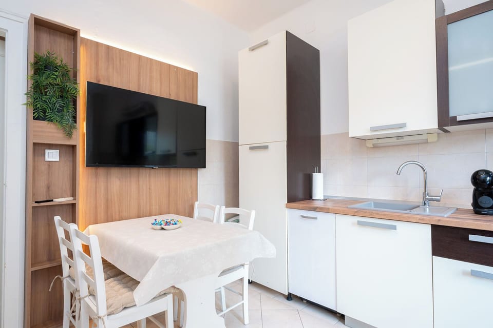 Apartment (A1) | Private kitchen | Espresso maker, fridge, microwave, oven