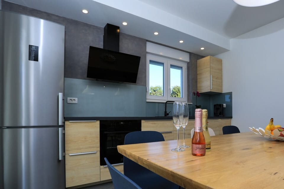 House | Dining