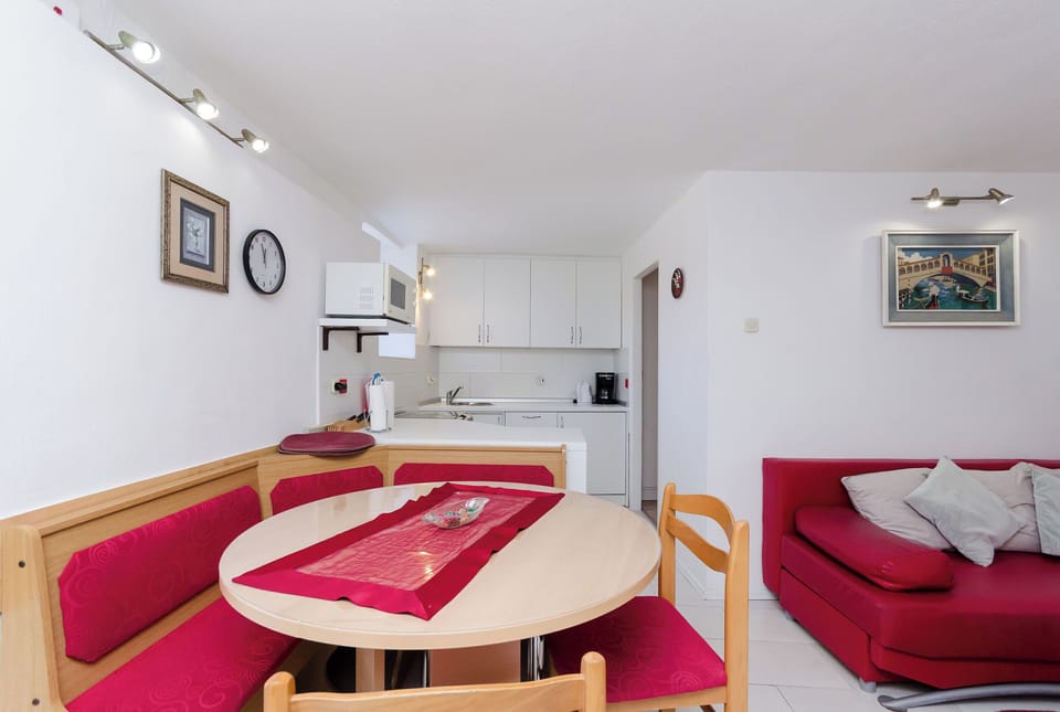 House | Dining
