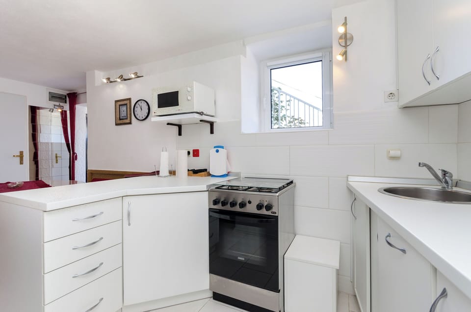 House | Private kitchen | Espresso maker, fridge, microwave, oven