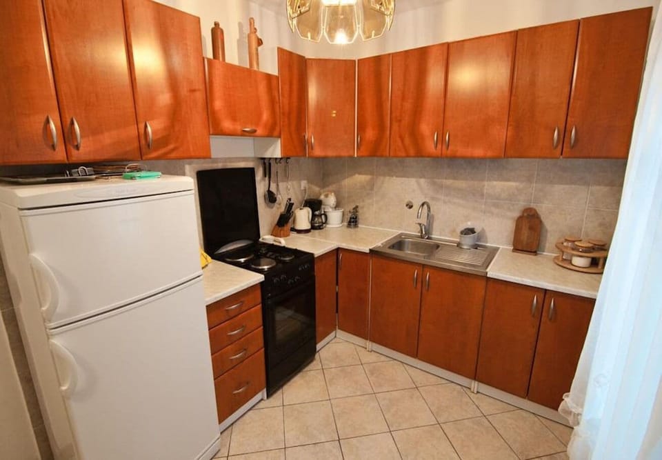 Apartment (A1) | Private kitchen | Fridge, oven, stovetop, espresso maker