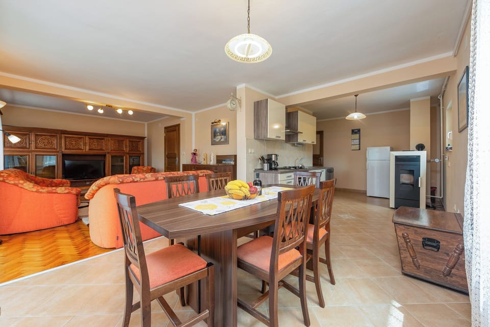 House | Dining