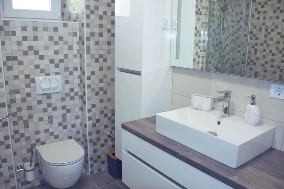 House | Bathroom | Shower