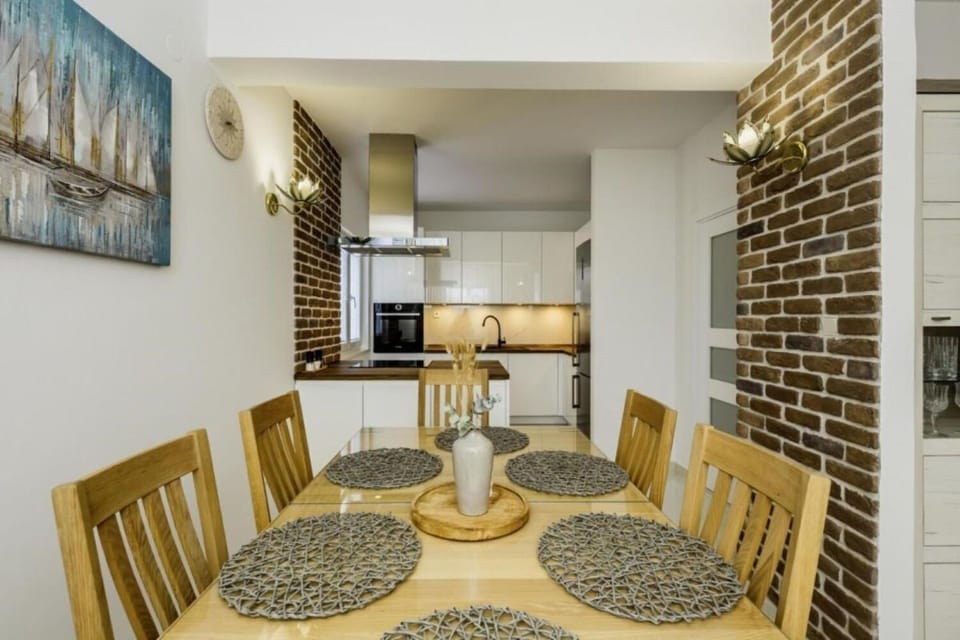House | Dining
