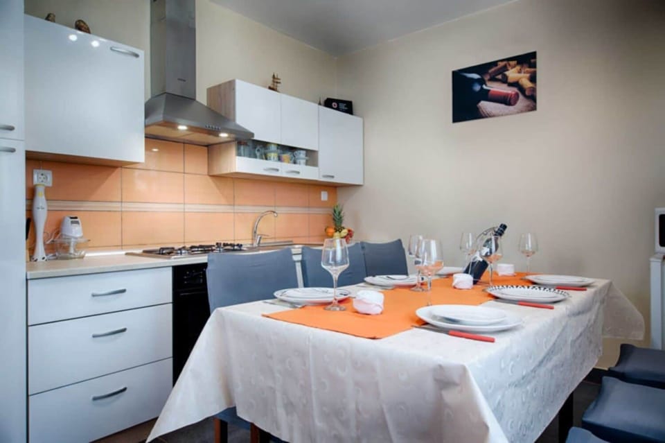 House | Dining