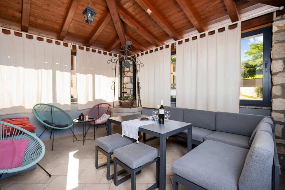 House | Terrace/patio