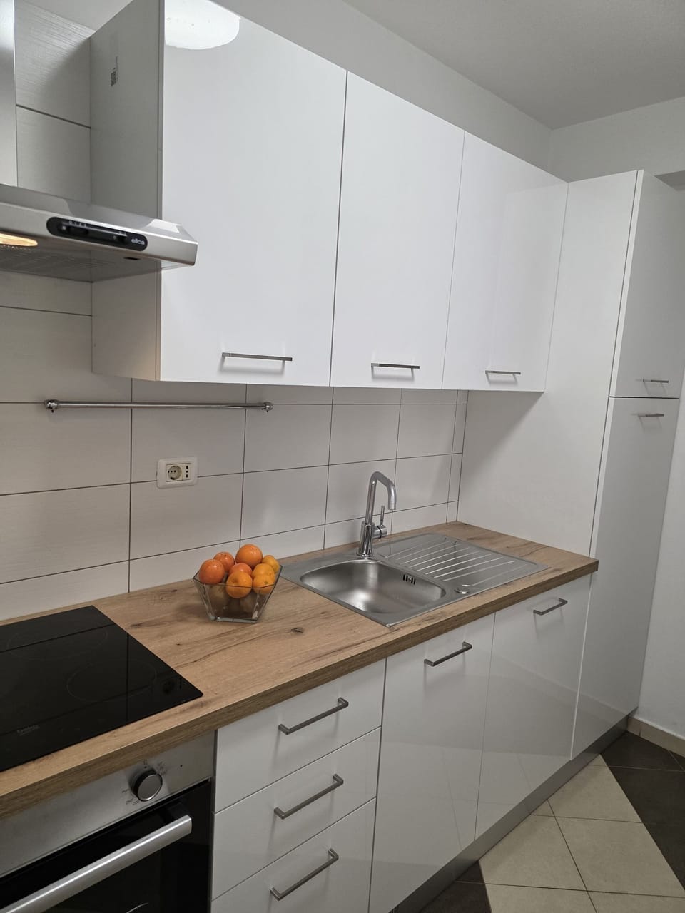 Apartment (A1) | Private kitchen | Fridge, microwave, oven, stovetop