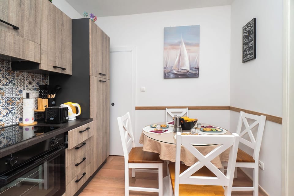 House | Dining